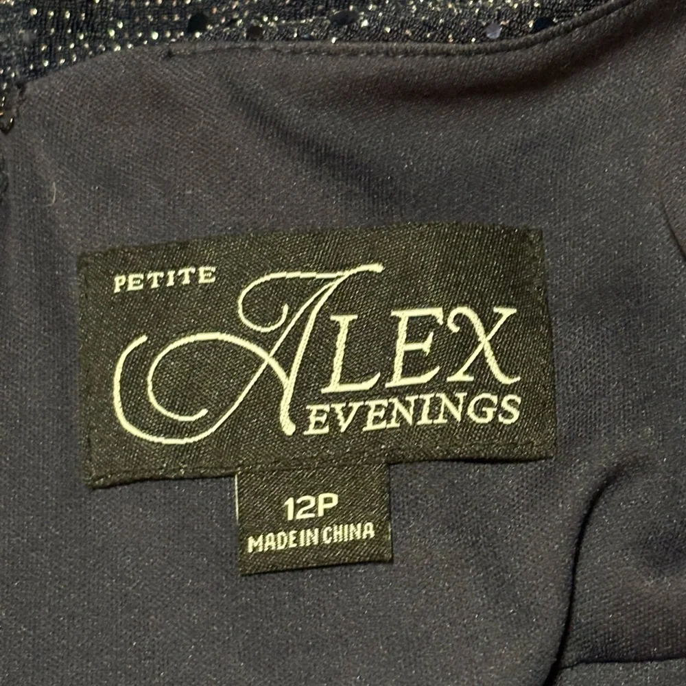 Alex Evenings Sparkly Navy Ruched Cocktail Dress, size 12P - Picture 3 of 10